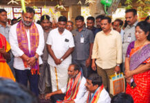 భద్రకాళి సమేత వీరభద్ర స్వామి ఆలయంలో మంత్రుల ప్రత్యేక పూజలు