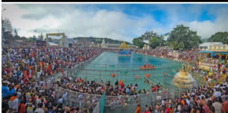 Tirumala: శ్రీవారి నవరాత్రి బ్రహ్మోత్సవాలు వైభవంగా ముగిశాయి. శ్రీవారి పుష్కరిణిలో చక్రస్నానం శాస్త్రోక్తంగా జరగగా, వేలాది మంది భక్తులు పుణ్యస్నానాలు ఆచరించారు.