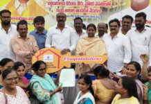 విశాఖ పశ్చిమం అచ్చినాయుడు తోట టిడ్కో ఇళ్ల లబ్ధిదారులకు తాళాల అందజేత — ప్రభుత్వ విప్, ఎమ్మెల్యే గణబాబు