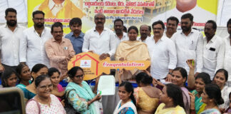 విశాఖ పశ్చిమం అచ్చినాయుడు తోట టిడ్కో ఇళ్ల లబ్ధిదారులకు తాళాల అందజేత — ప్రభుత్వ విప్, ఎమ్మెల్యే గణబాబు