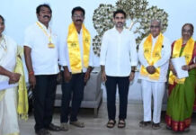 టీడీపీలో చేరిన మంగళగిరి వైసీపీ కీలక నేత.. కండువా కప్పి ఆహ్వానించిన లోకేశ్.