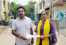Madanapalle: మదనపల్లె మున్సిపాలిటీ 30వ వార్డు టీడీపీ కౌన్సిలర్ అభ్యర్థిగా రేగడి జోష్ణప్రియ దొంతి వీధిలోని రిటర్నింగ్ కేంద్రంలో నామినేషన్ దాఖలు చేశారు.