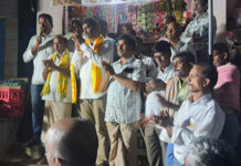 రాత్రి పది గంటల వరకు ఓటర్లతో సత్యం నాయుడు