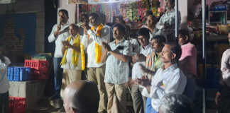 రాత్రి పది గంటల వరకు ఓటర్లతో సత్యం నాయుడు