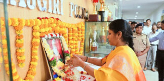 మహర్షి వాల్మీకి జయంతి.. సీపీ సుమతి పుష్పాంజలి.|
