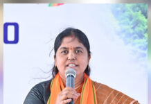 మాధవ్ నగర్ రైల్వే బ్రిడ్జి నిర్మాణం కోసం ఇందూర్ బీజేపీ ఆధ్వర్యంలో నిరసన దీక్ష
