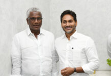 జగన్ను కలిసిన ఎమ్మెల్సీ,మాజీ ఎమ్మెల్యే