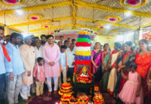 లక్షెట్టిపేటలో బీజేపీ ఆధ్వర్యంలో ఘనంగా బతుకమ్మ సంబురాలు