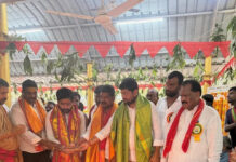 దుర్గామాతను దర్శించుకుని ప్రత్యేక పూజలు నిర్వహించిన మేయర్ ధరణి మధుకర్