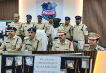 నమ్మకమే తాళం చెవి.. రూ.2 కోట్ల సొత్తుపై కన్ను.|