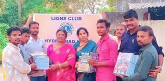 చదువుకు చేయూతనిస్తున్న దీపిక గిరిజన గళం – గ్రూప్–2 విద్యార్థులకు పుస్తకాల పంపిణీ.
