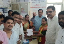 పలాస–కాశీబుగ్గలో పురపోరు సందడి: నామినేషన్ల ప్రక్రియ ప్రారంభం 15వ వార్డు టీడీపీ అభ్యర్థిగా కొత్త రాజేశ్వరి నామినేషన్