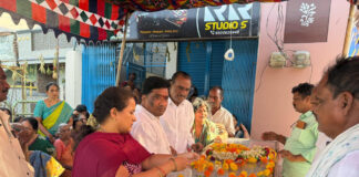 లోగాని సాయిబాబు మృతి పట్ల మాజీ మంత్రి వనమా వెంకటేశ్వరరావు దంపతులు, ముత్యాల ప్రవీణ్ కుమార్–శ్రీలత దంపతుల సంతాపం