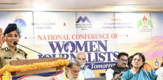 మహిళా జర్నలిస్టులు నిర్భయంగా ముందుకు సాగాలి: సీపీ సుమతి.|