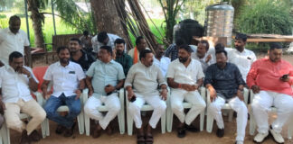 రాజన్న సిరిసిల్ల జిల్లా మున్సిపల్ కార్మికులకు దసరా, బతుకమ్మ కానుకలు అందించాలి: రాపల్లి శ్రీధర్ డిమాండ్* *కార్మికుల వేతనాలు నిలిపివేయడం శోచనీయం: