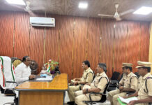 ఎమ్మెల్యే డా. ఆర్. భూపతి రెడ్డిని కలిసిన 7వ బెటాలియన్ కమాండెంట్ బి. సీతారాం🚩