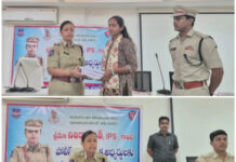 కుమురం భీం ఆసిఫాబాద్ జిల్లా, పోలీస్ అభ్యర్థులకు ఉచిత పుస్తకాల పంపిణీ జిల్లా ఎస్పీ నితికా పంత్, IPS