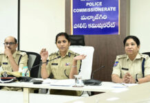 క్రైమ్ రివ్యూలో పెండింగ్ కేసులపై సీపీ ఫోకస్.|