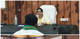ఆదివాసీల హక్కులను గౌరవించాలి. అడవుల సంరక్షణ అందరి బాధ్యత