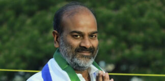 Madanapalle: మదనపల్లె మున్సిపల్ చైర్మన్ అభ్యర్థిగా వైఎస్సార్సీపీ తరఫున జింకా వెంకట చలపతి. పెద్దిరెడ్డి రామచంద్రారెడ్డి, మిథున్ రెడ్డి ఆశీస్సులతో ముందుకు.