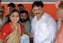 వంగలపూడి. అనిత గారి రాకతో పర్చూరు మరియు మార్టూరు లో ఫ్లెక్సీలు తో నిండి పోయాయి