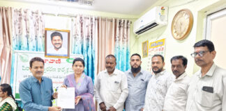 పెండింగ్ సమస్యలపై డీసీకి శాంతి శ్రీనివాస్ రెడ్డి వినతి.|